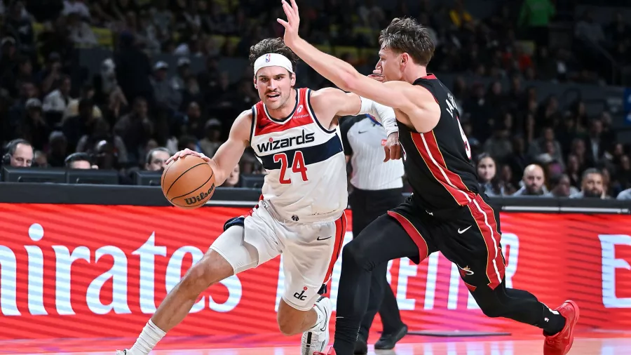 Miami Heat venció a Washington Wizards en un intenso Día de Muertos