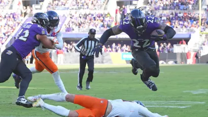 Los Ravens lucieron revolucionados y apalearon a los Broncos