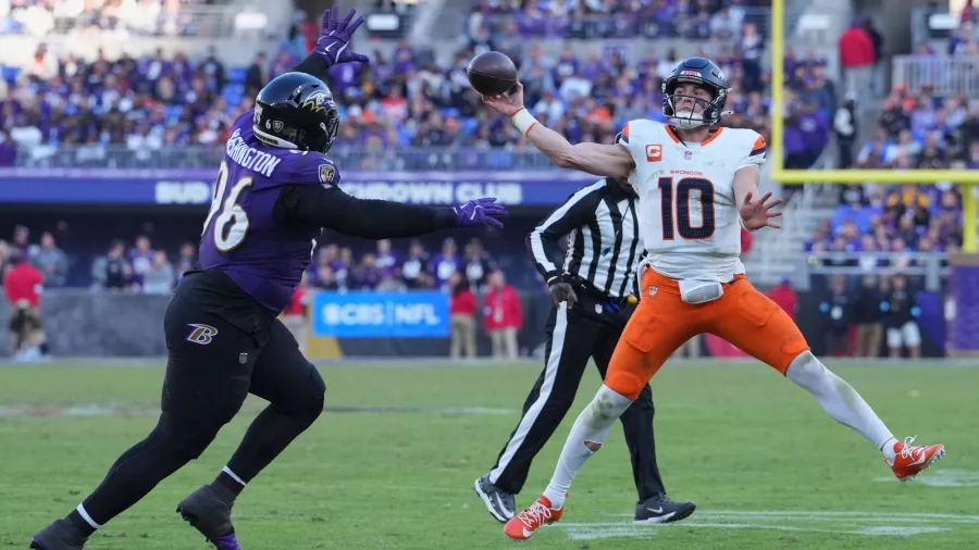 Los Ravens lucieron revolucionados y apalearon a los Broncos