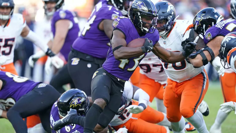 Los Ravens lucieron revolucionados y apalearon a los Broncos