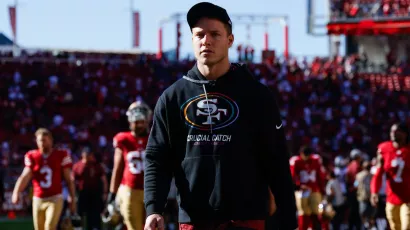 Christian McCaffrey regresó a entrenar con los 49ers