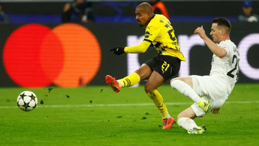 Donyell Malen le hizo justicia a Borussia Dortmund en la Champions League