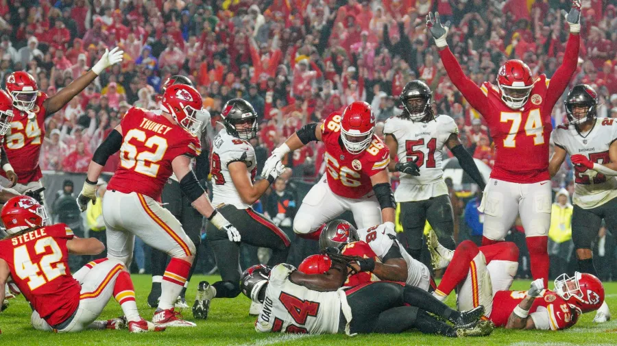 Kareem Hunt protagonizó el momento de la noche