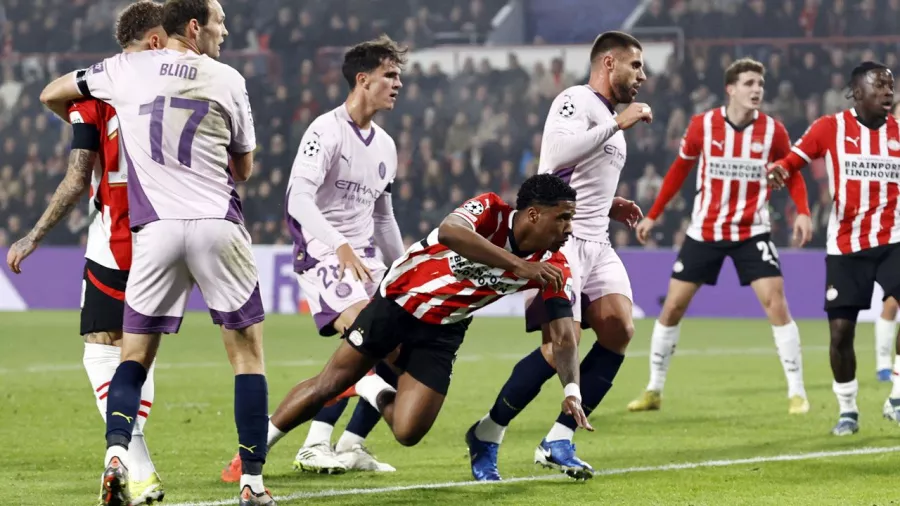 El central de 21 años anotó su primer gol en la Champions League