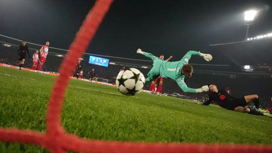 Robert Lewandowski se queda a un gol del centenario