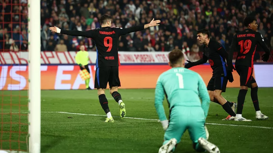 Robert Lewandowski se queda a un gol del centenario