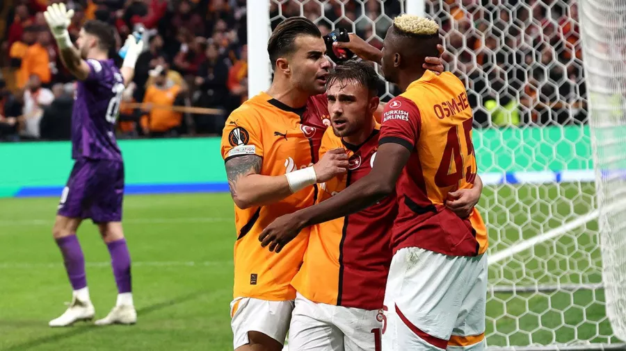 Galatasaray 'pone quieto' al Tottenham en la Europa League