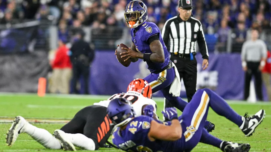 El nuevo uniforme de los Baltimore Ravens se robó la noche