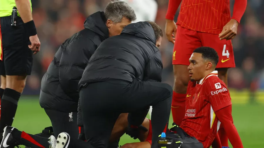 Trent Alexander-Arnold enciende alarmas en el Liverpool