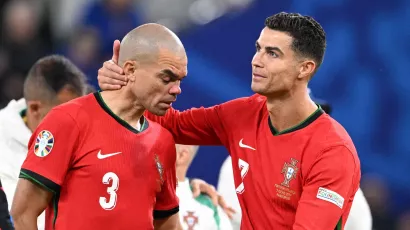 Cristiano superó por un día a Pepe como el jugador más longevo en marcar con Portugal, a los 39 años y 284 días.