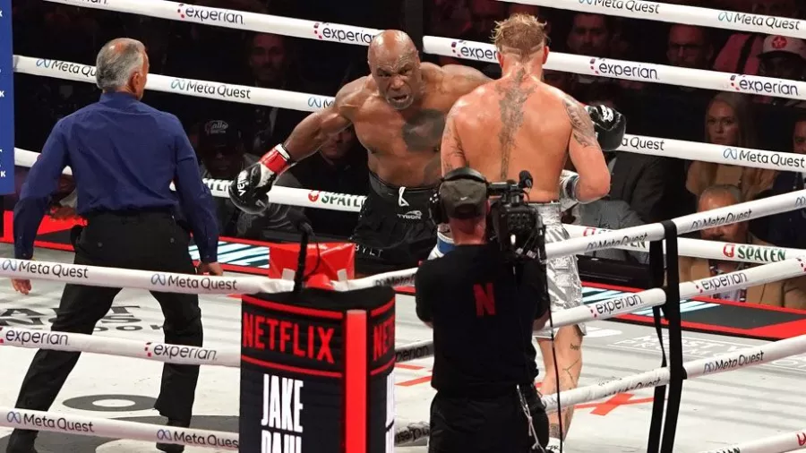 Mike Tyson no pudo hacer nada ante Jake Paul