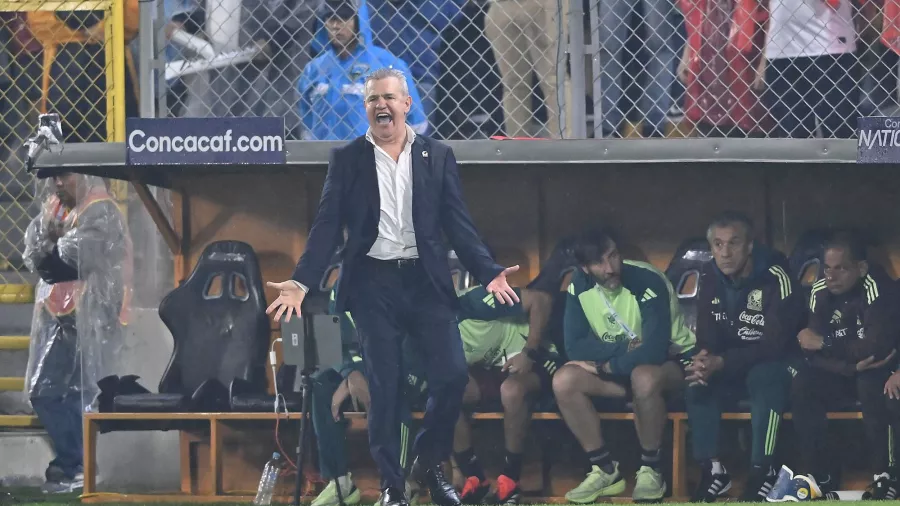 Javier Aguirre fue agredido al terminar el encuentro