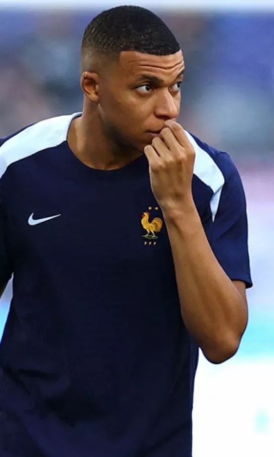 En Francia vuelven a lanzarse contra Kylian Mbappé