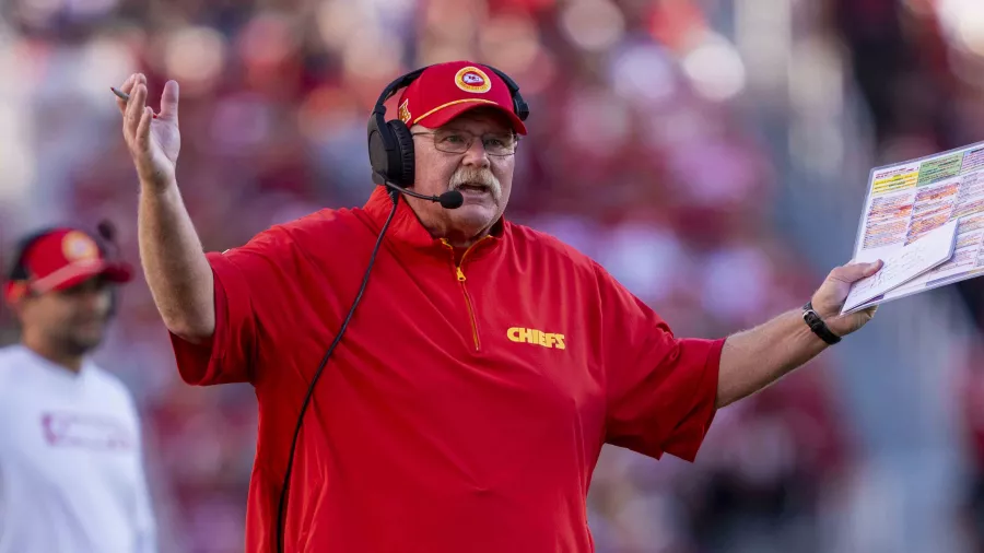 1. Andy Reid, Kansas City Chiefs: Sueldo anual: 20M | Campeonatos: 3 | Porcentaje de victorias: 0.648 | Años entrenando: 26