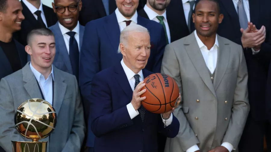 Los campeones Celtics visitaron la Casa Blanca