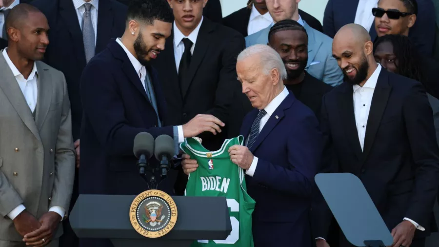 Los campeones Celtics visitaron la Casa Blanca