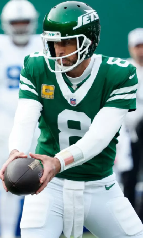 Los Jets no tienen planes de cortar a Aaron Rodgers