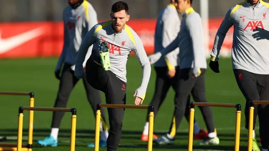 Andrew Robertson sería parte de XI inicial de Liverpool