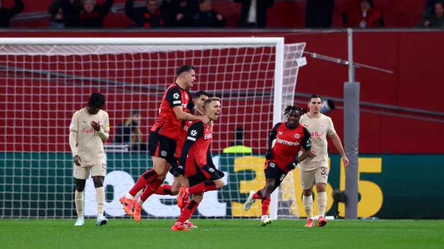 Bayer Leverkusen se paseó ante Salzburg al que goleó 5-0 para colocarse en posición de clasificación directa a octavos de final de la Champions League con 10 puntos