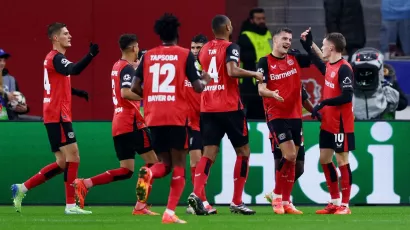 Bayer Leverkusen goleó a Salzburg y se afianzó en la Champions League