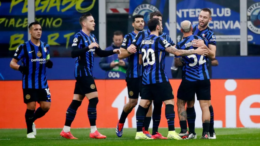 Inter alcanzó el liderato con 13 unidades, Liverpool tiene 12 puntos