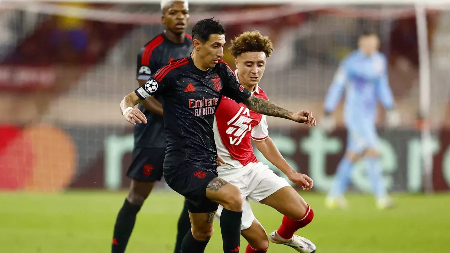 Cuando Benfica perdía 2-1 apareció el argentino para ponerle una asistencia a Arthur Cabral al minuto 84'.