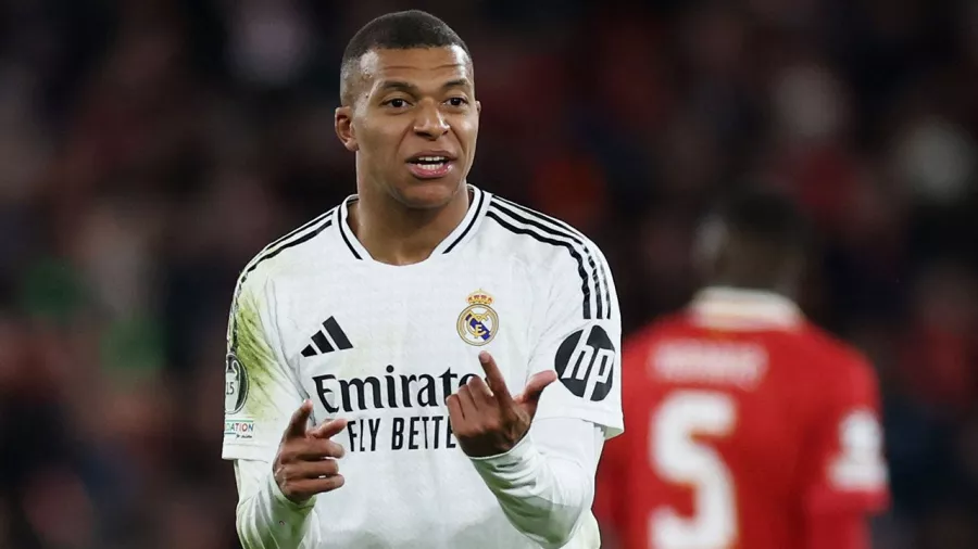 Kylian Mbappé y el primer penal fallado con el Real Madrid