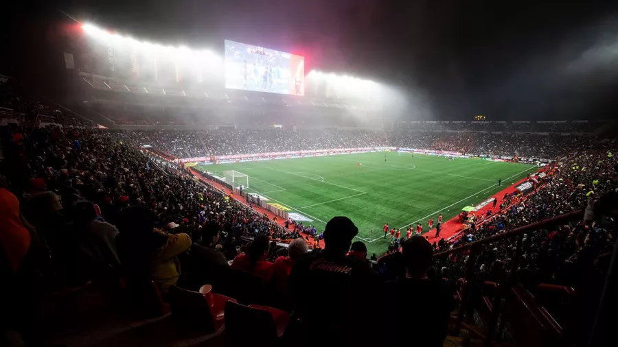 Un banco de niebla 'adorna' la noche de pesadilla de Cruz Azul