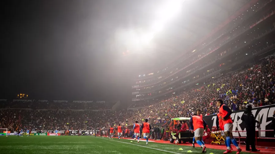 Un banco de niebla 'adorna' la noche de pesadilla de Cruz Azul