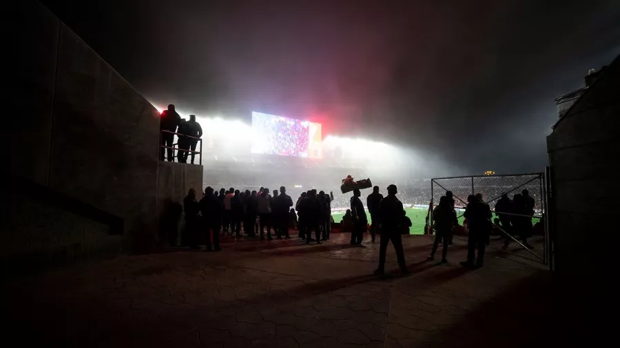 Un banco de niebla 'adorna' la noche de pesadilla de Cruz Azul