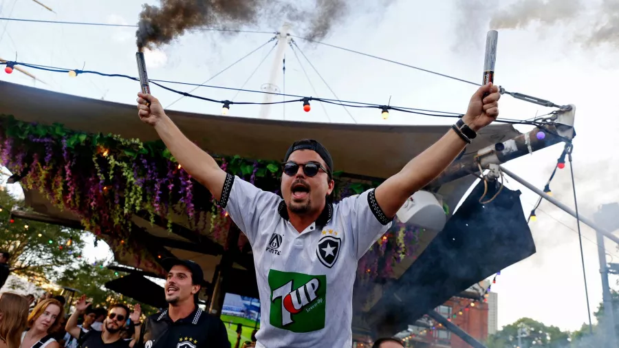 Aficiones de Atlético Mineiro y Botafogo invadieron Buenos Aires