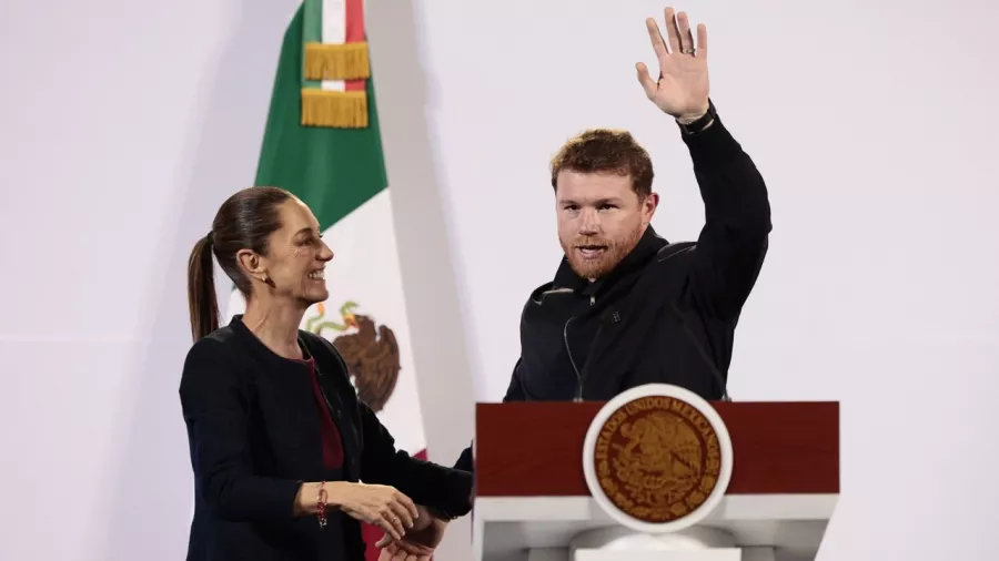 Claudia Sheinbaum le dio la bienvenida a 'Canelo' a Palacio Nacional