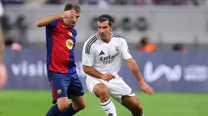 Figo fue uno de los 'Merengues' más activos y marcó el 2-1 en el 58'.