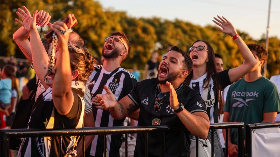 Aficiones de Atlético Mineiro y Botafogo invadieron Buenos Aires