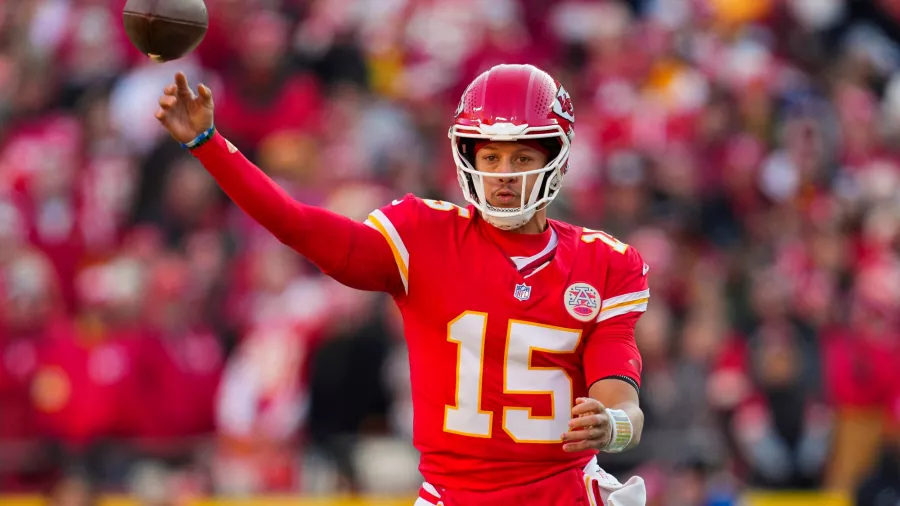 Patrick Mahomes ya es el máximo pasador de touchdowns de los Chiefs