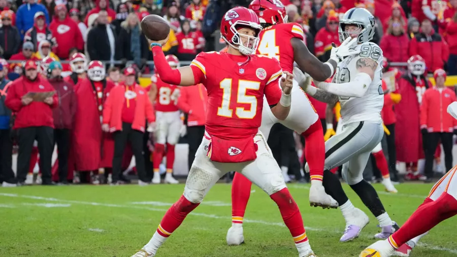 Patrick Mahomes ya es el máximo pasador de touchdowns de los Chiefs