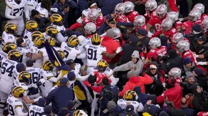 Burlas de Michigan hacia Ohio State provocaron una gran bronca