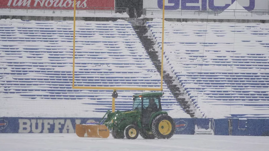 La nieve se apoderó del estadio de los Bills, pero sí habrá juego contra los 49ers