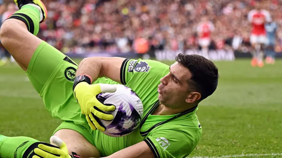 Emiliano Martínez. Aston Villa (Premier League). Portero.