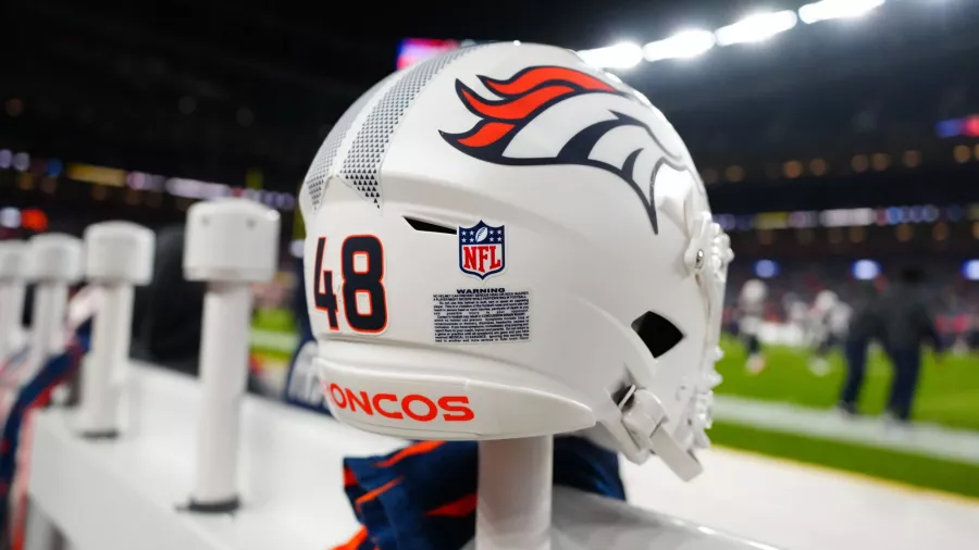 Los Broncos lucieron sus uniformes 'de altura'