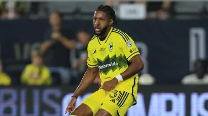 Defensa: Steven Moreira, Columbus Crew