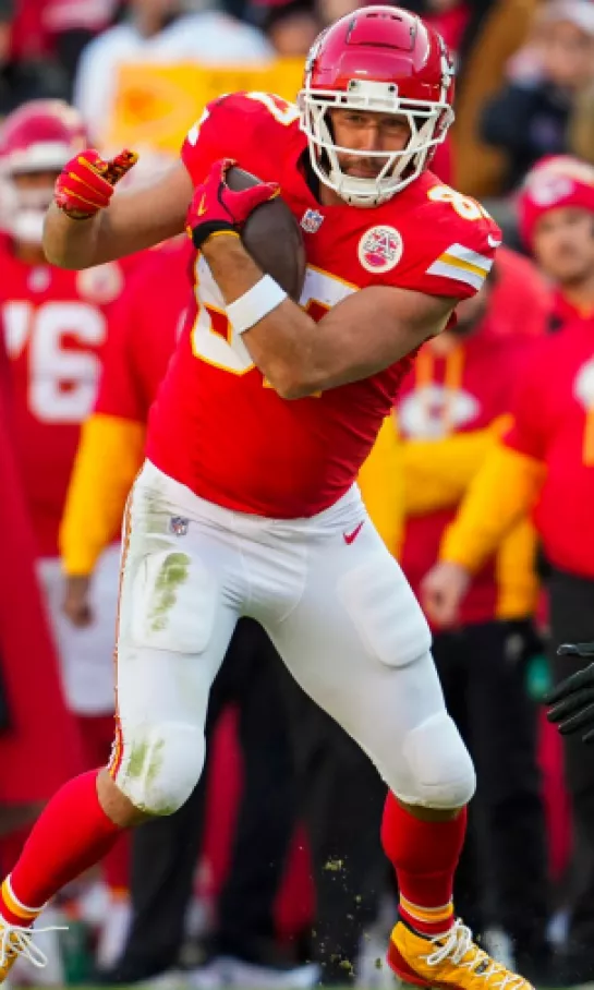 Travis Kelce encabeza a los nominados a 'Man of the year'