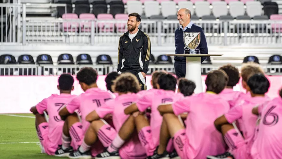 En la ceremonia también estuvo presente el comisionado de la MLS, Don Garber.