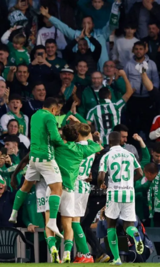 Betis amargó a Barcelona en La Liga de último minuto