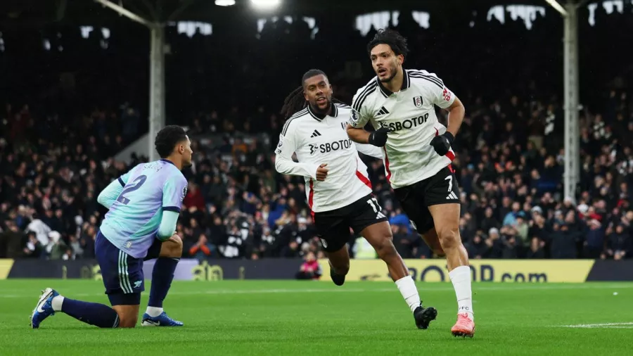 Quinto gol del mexicano esta temporada en la Premier League