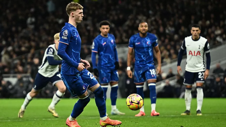 el inglés redondeó su récord pateando el segundo ante Tottenham a lo 'Panenka'