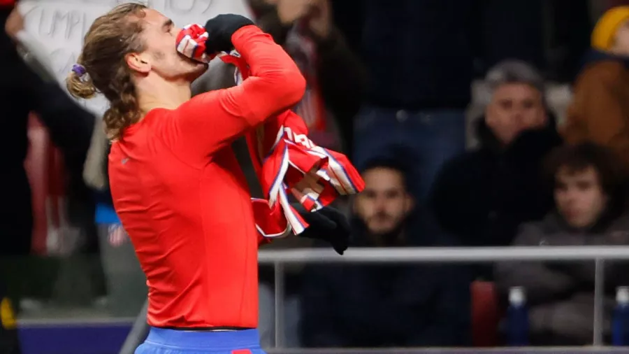 Antoine Griezmann vuelve a ponerse la capa de héroe