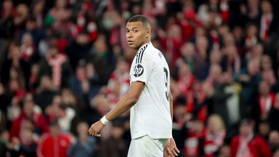 Delantero: Kylian Mbappé (París Saint-Germain/Real Madrid, Francia)