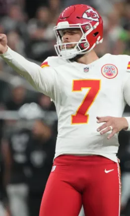 Los Chiefs recuperan a su pateador titular en el mejor momento