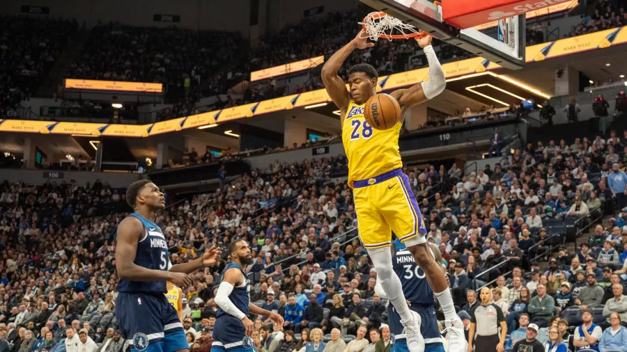 Los Timberwolves agravaron la crisis de los Lakers